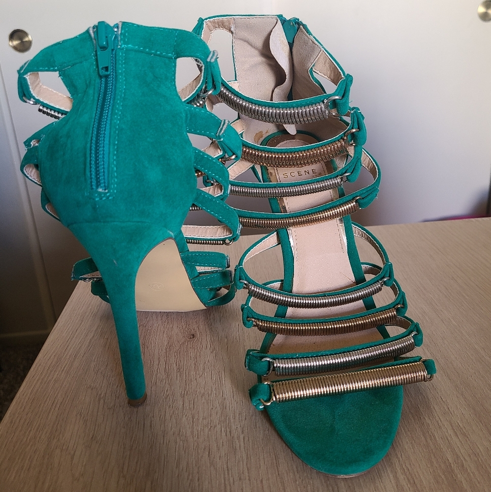 Teal & Gold heel